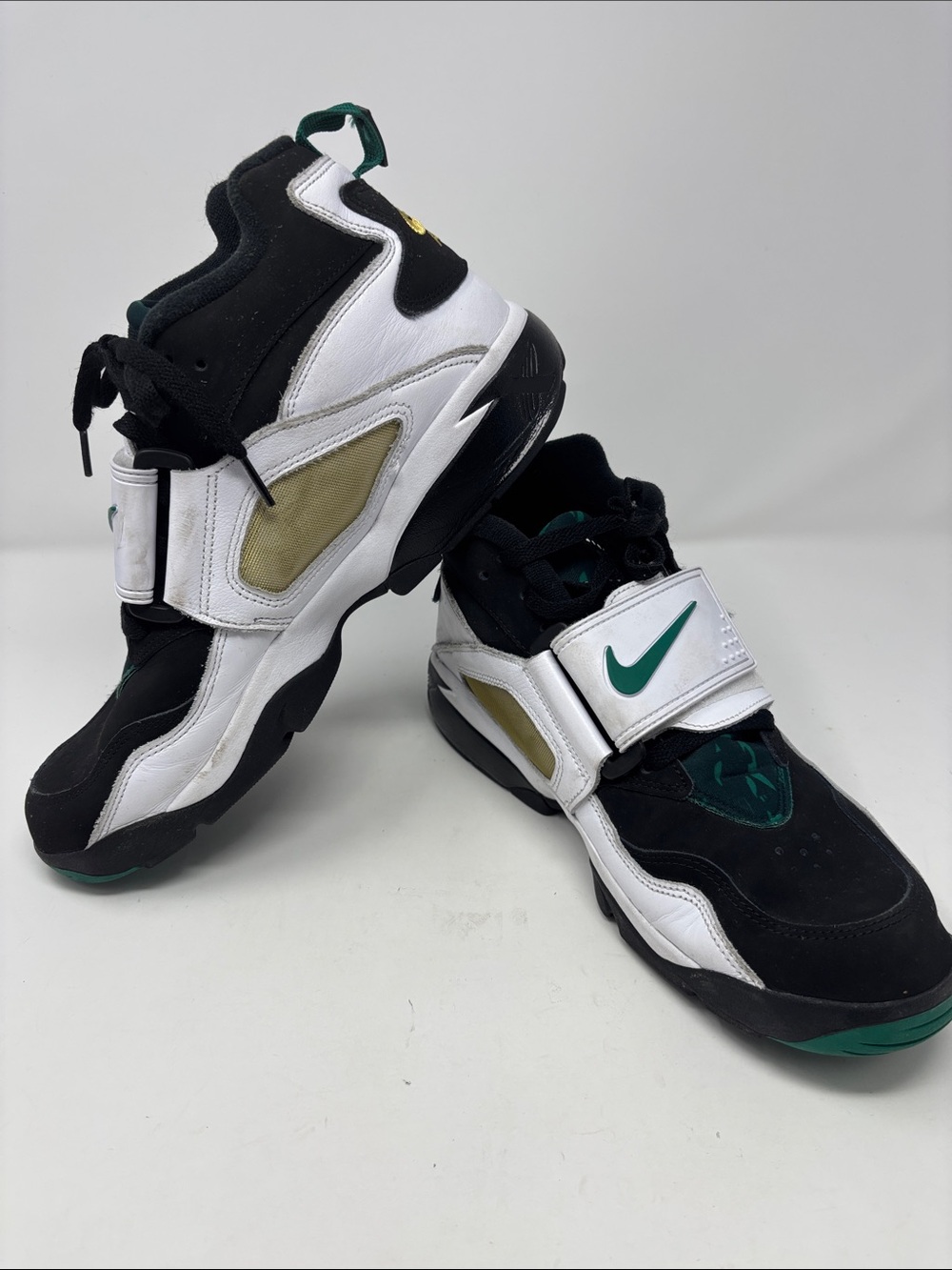 Nike White Black Green Athletic Strap Sneakers Diamond Turf 11.5